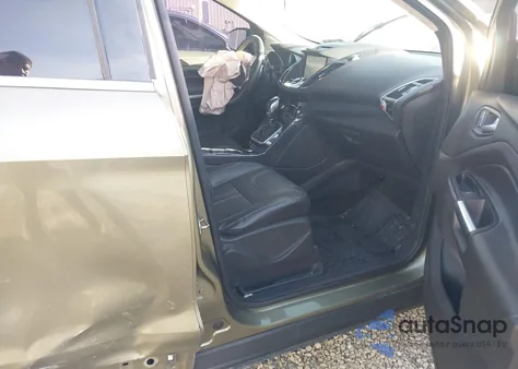 2013 Ford Escape Titanium z USA, uszkodzony, nr VIN 1FMCU9J90DUC83920